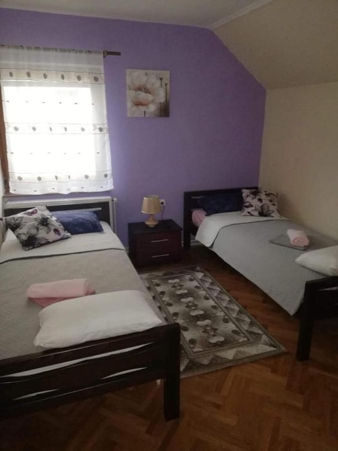 Apartman Nika โอโทชาส ภายนอก รูปภาพ